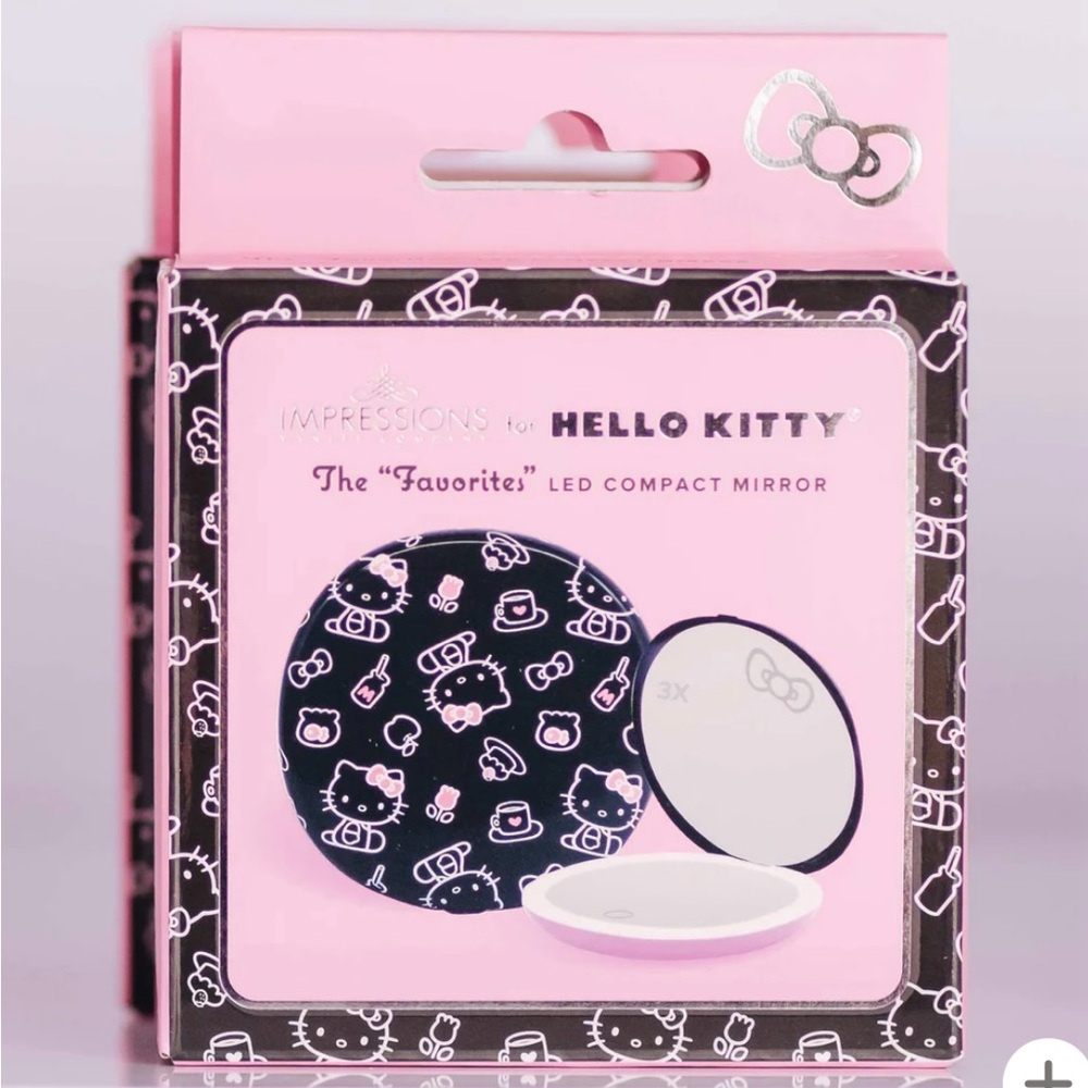 Hello Kitty® "The Favorites" LED Compact Mirror